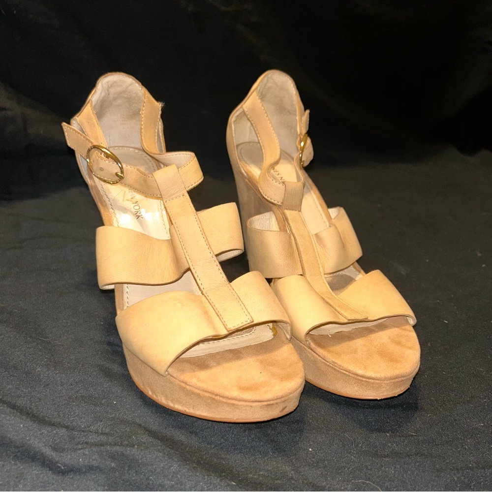 Jones New York Tan Wedge Sandals